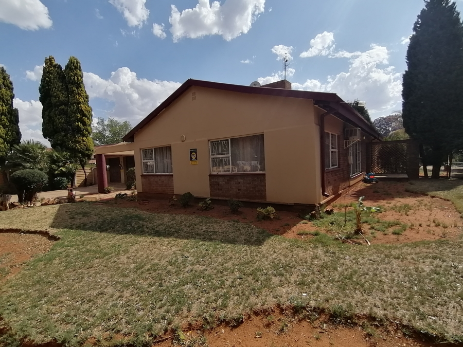 4 Bedroom Property for Sale in Stilfontein Ext 4 North West